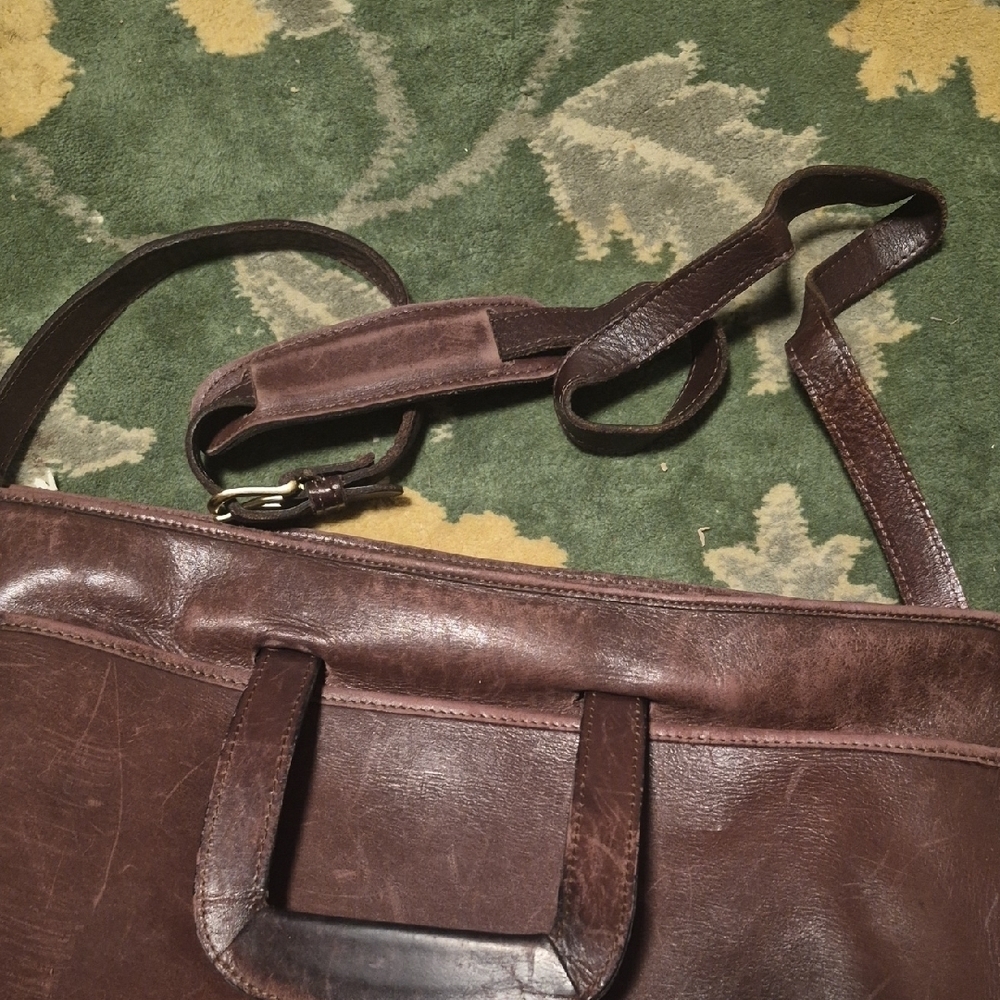 Elegant Dark Brown Leather Briefcase for Men - Picture 15 of 16